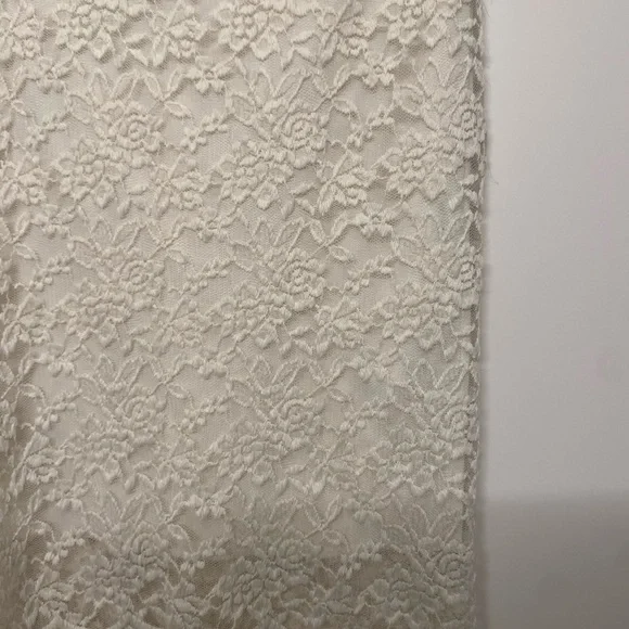 Peppermint Floral Lace Pencil Skirt - Cream - Picture 2 of 5